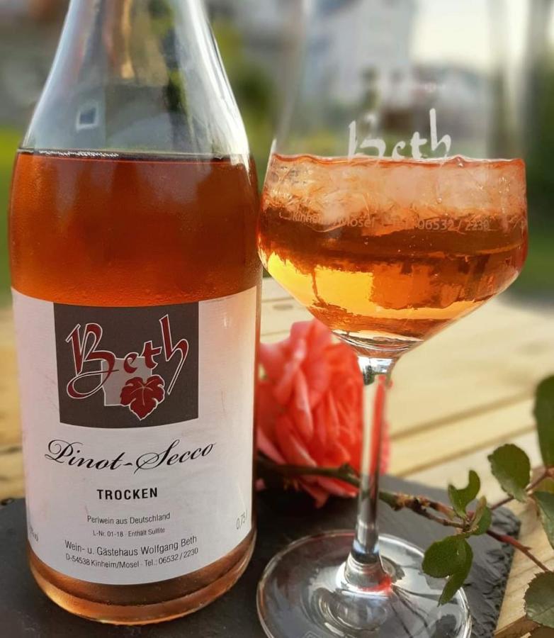 Weingut Und Gaestehaus Wolfgang Beth Kinheim Ngoại thất bức ảnh
