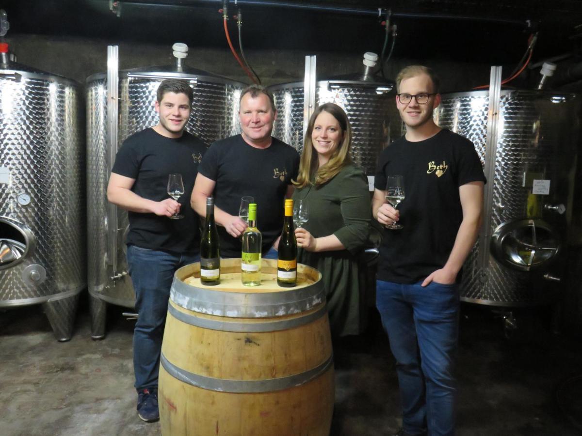 Weingut Und Gaestehaus Wolfgang Beth Kinheim Ngoại thất bức ảnh